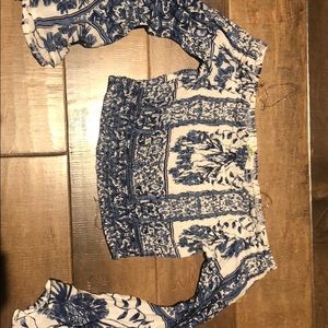 Off the shoulder tight crop top